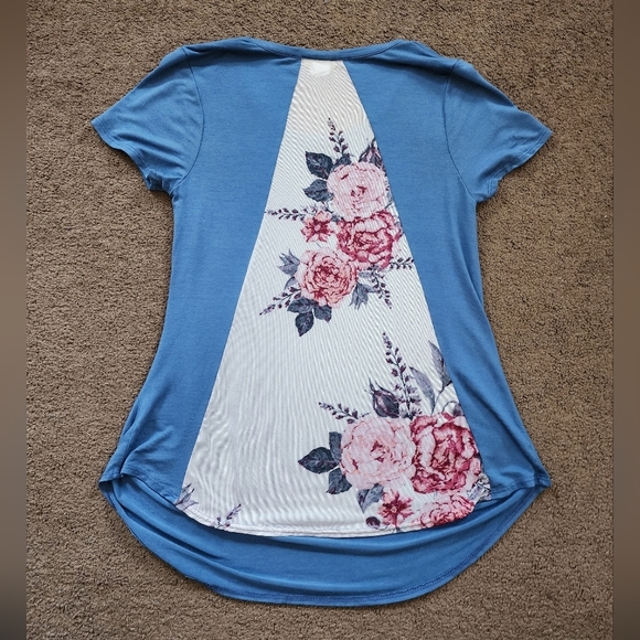 "coming Soon" Blue and Floral Maternity Top, Women's Small (Maternity) - Picture 5 of 11